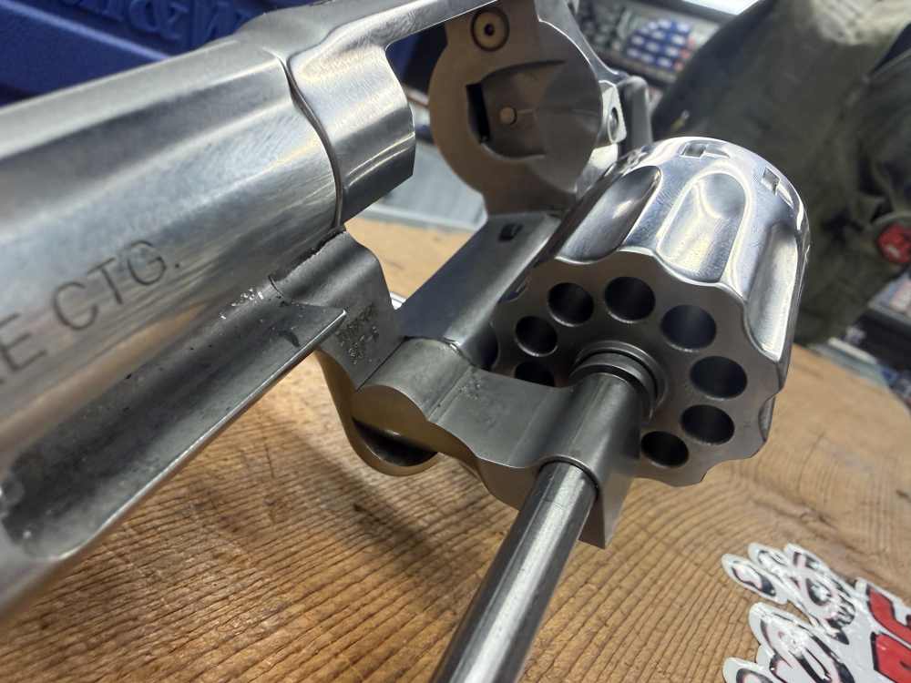 Smith and Wesson S&W 617-6 4" 10rd 22LR -img-5