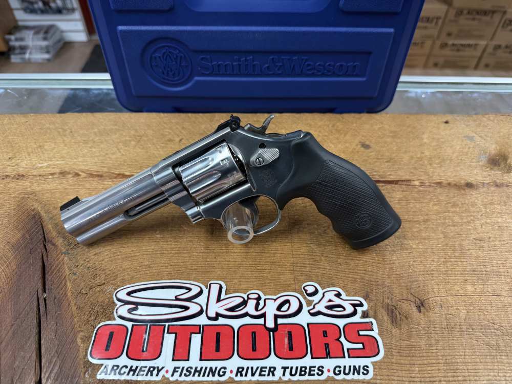 Smith and Wesson S&W 617-6 4" 10rd 22LR -img-0