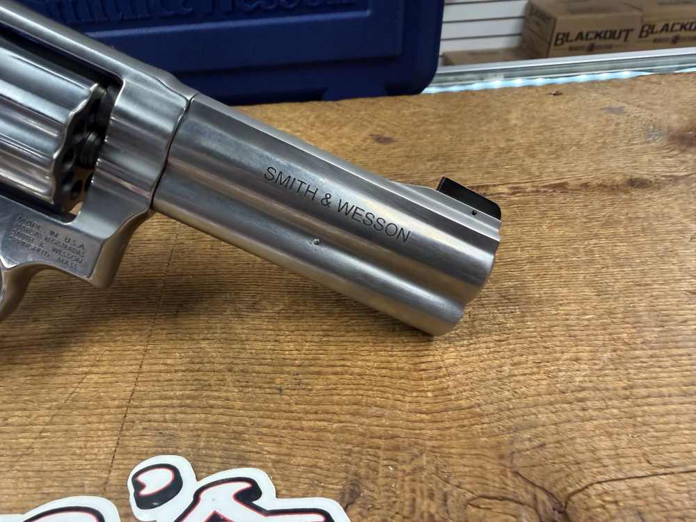 Smith and Wesson S&W 617-6 4" 10rd 22LR -img-9