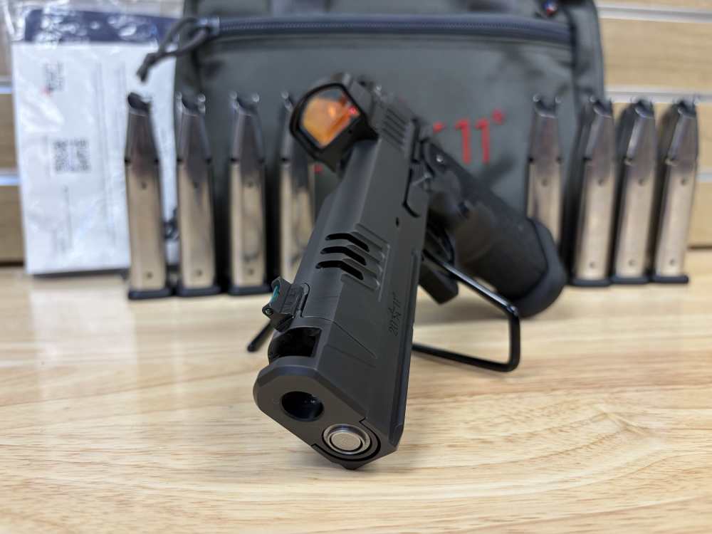 2011 STACCATO XC WITH LEUPOLD AND LOTS OF MAGS VERY NICE! NO CC FEE!-img-1