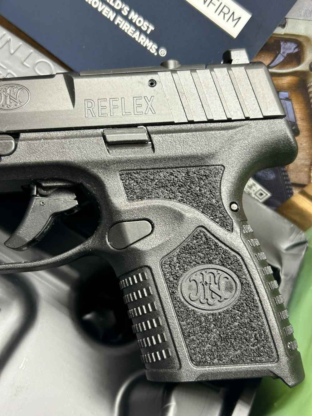FN Reflex MRD 9mm New micro-Compact Optic Ready with 11 and 15 round mags-img-4