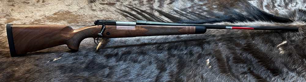 WINCHESTER MODEL 70 SUPER GRADE 300 WIN MAG 26" BARREL-img-1
