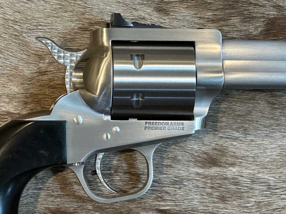 FREEDOM ARMS MODEL 97 PREMIER GRADE 17HMR 7.5" BARREL W/ MANY UPGRADES-img-11