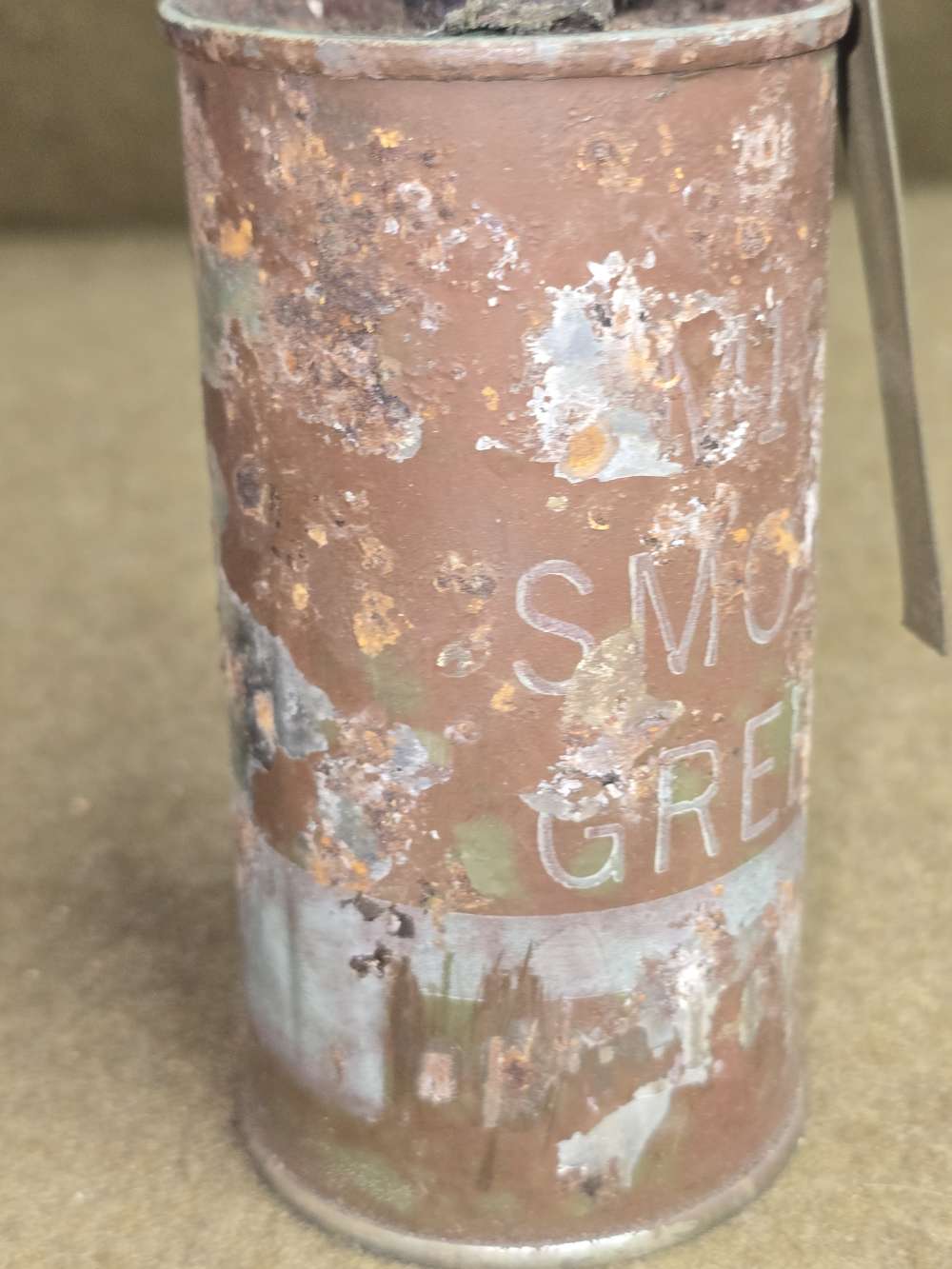 WWII US Army M18 Green Smoke Grenade with Original Cannister-img-6