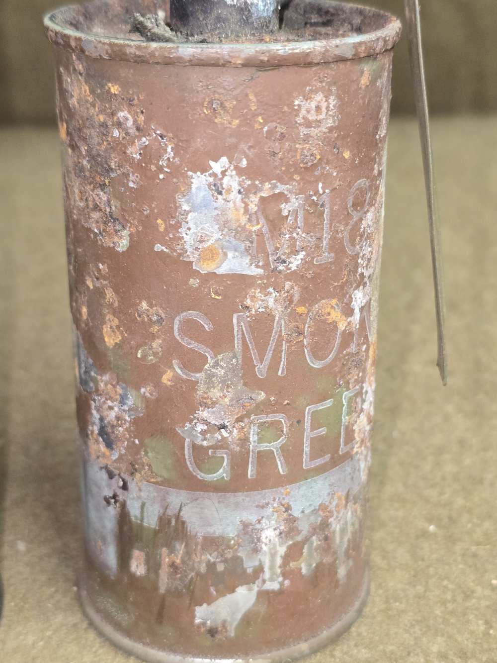 WWII US Army M18 Green Smoke Grenade with Original Cannister-img-1