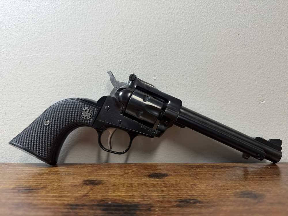 Ruger New Model Single-Six Convertible .22 LR/.22 WMR 5.5" Blue-img-1