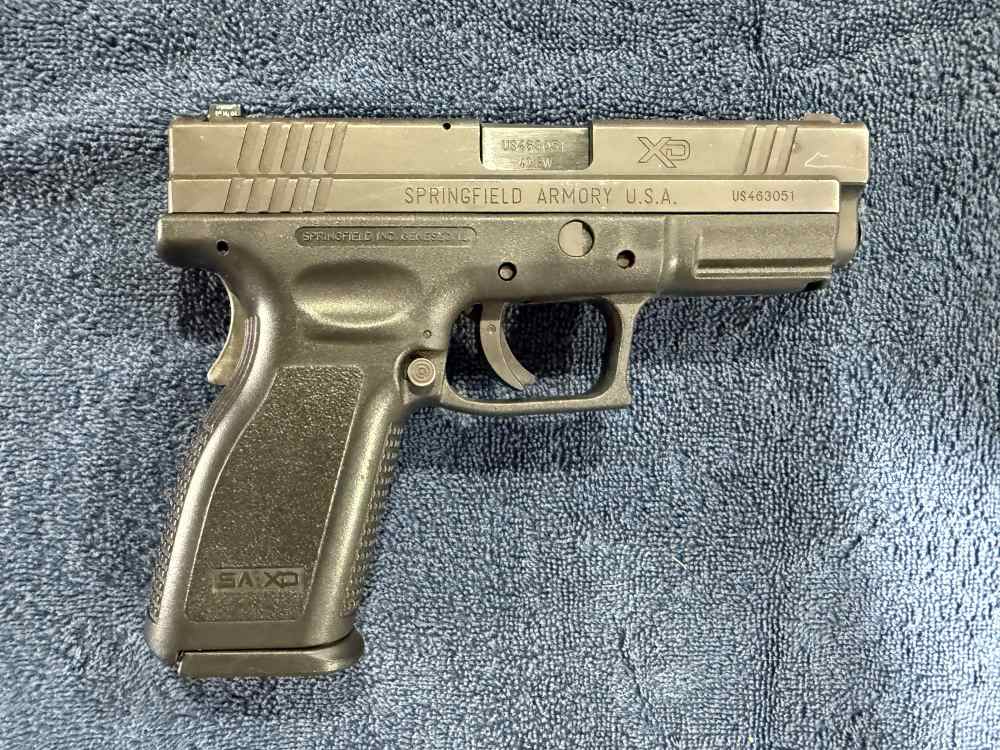 SPRINFGFIELD XD-40 COMPACT SEMI-AUTO PISTOL  .40S&W CAL.  3.8" BBL-img-0