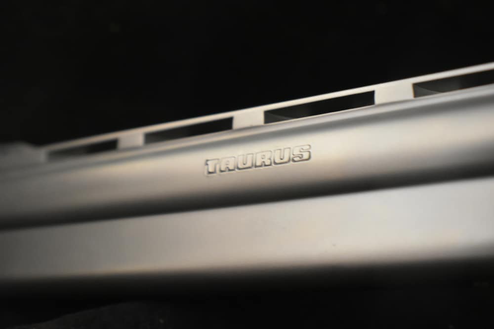 TAURUS MODEL 44 STAINESS  STEEL 44 MAG  8 3/8" PORTED BBL NO RESERVE-img-3