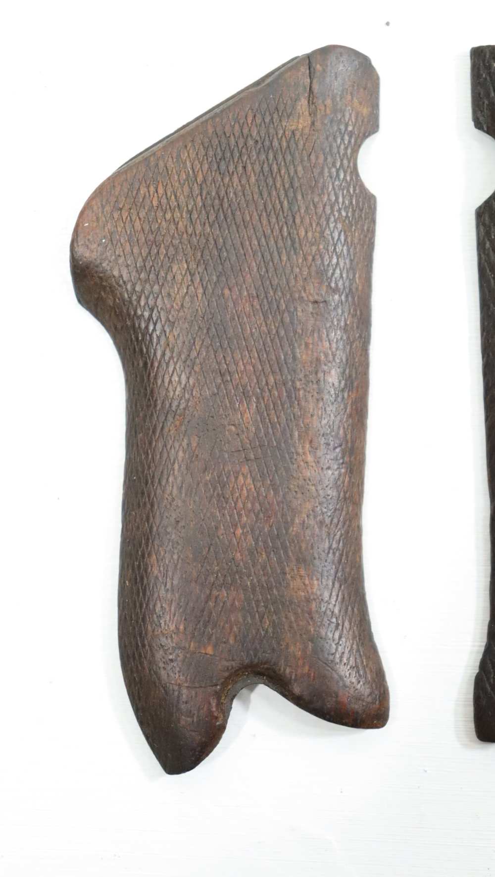 ORG WWI/WWII GERMAN P08 LUGER WOODEN GRIP SCALES-img-1