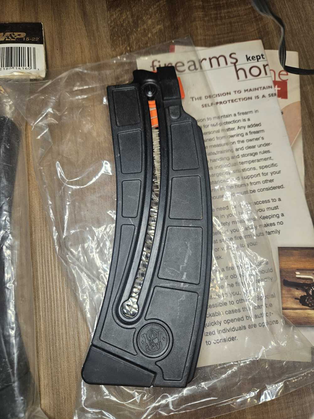 Smith and wesson M&P 15-22 2 magazine lot-img-5