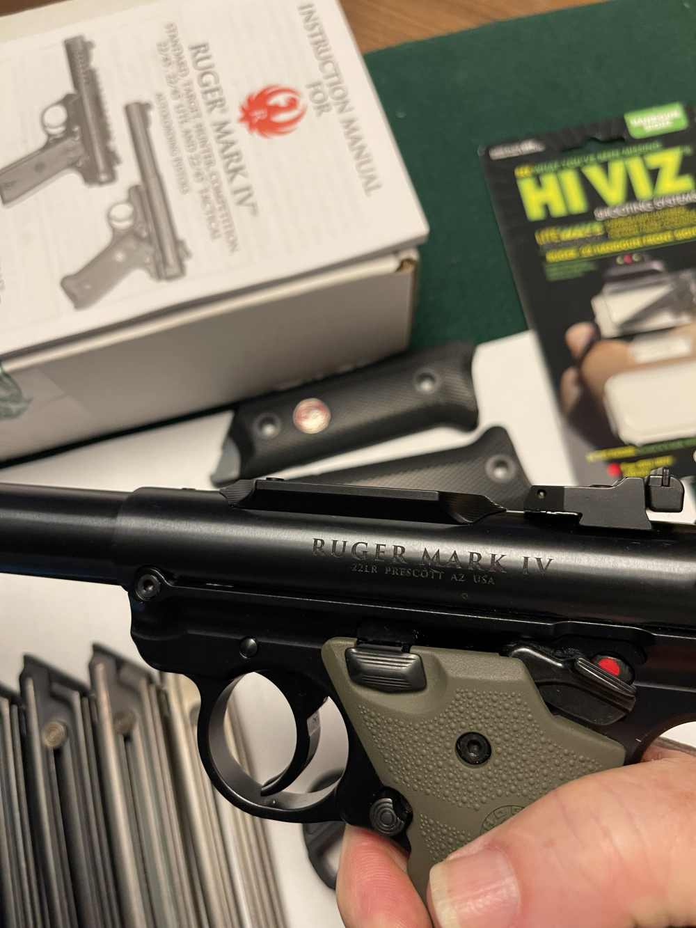 Ruger Mark IV Target Pistol with accessories-img-10