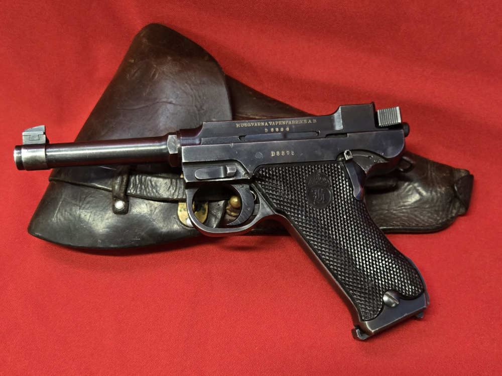 SWEDISH HUSQVARNA M40 LUGER PISTOL AND HOLSTER WW2 NO IMPORT MARK!-img-1