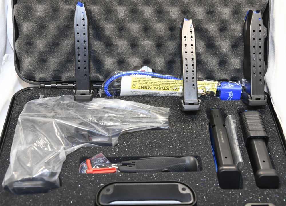 Walther PDP Pro-X PMM Full Size with (6) Mags and Holosun Green dot-img-0