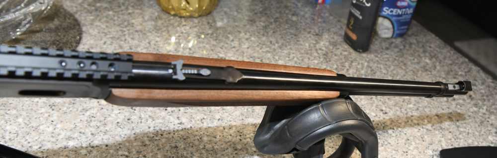 Marlin 1894 lever action  .44 Magnum.  20” barrel   Like New.-img-12