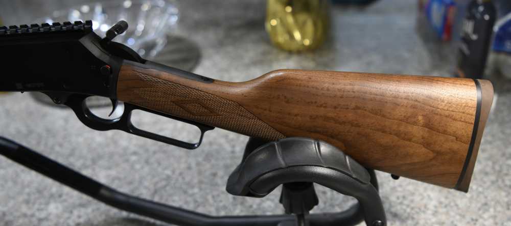 Marlin 1894 lever action  .44 Magnum.  20” barrel   Like New.-img-3