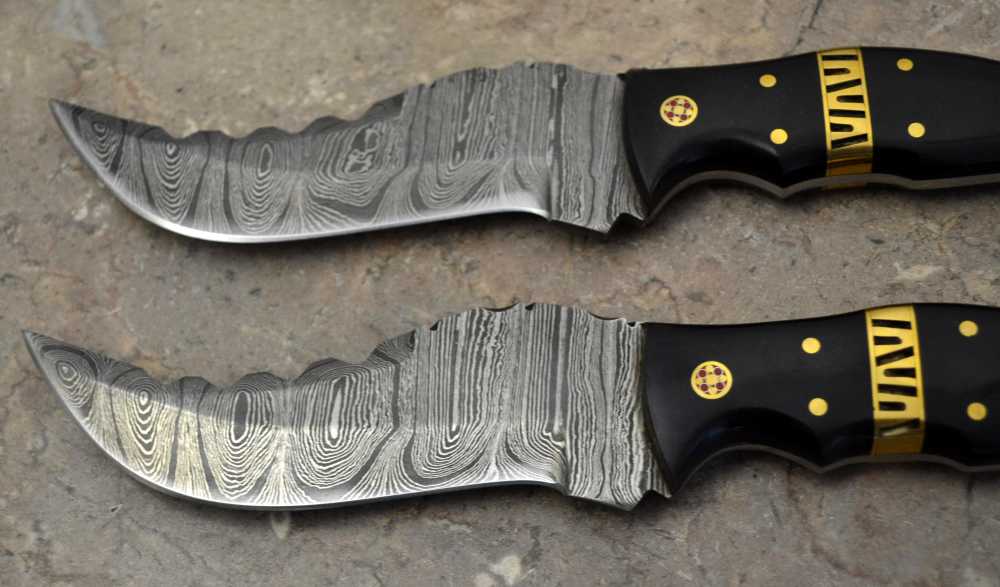  Custom Made Damascus Steel Set of 2 Hunting Knives with Horn Handle(LT 06)-img-1