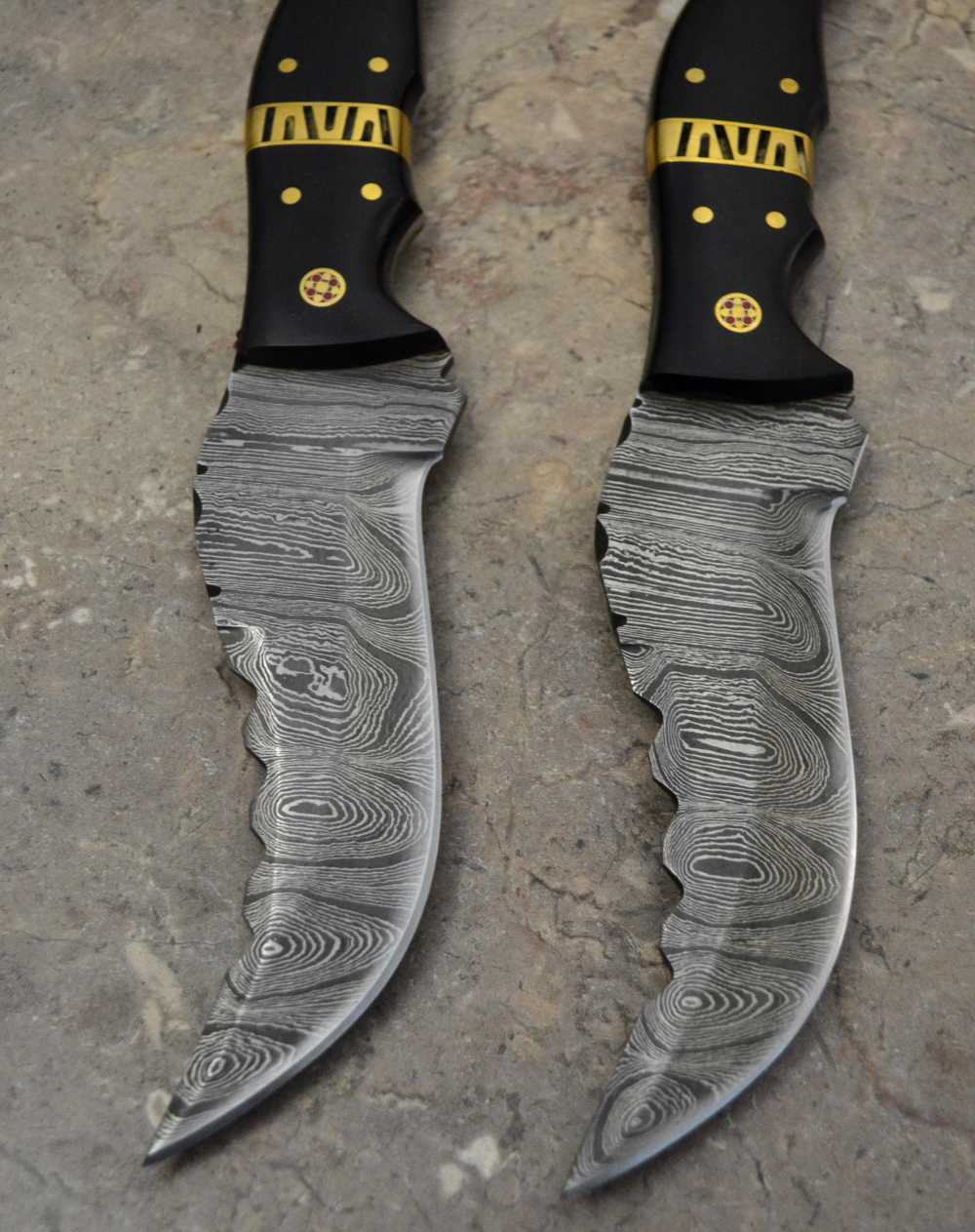  Custom Made Damascus Steel Set of 2 Hunting Knives with Horn Handle(LT 06)-img-2