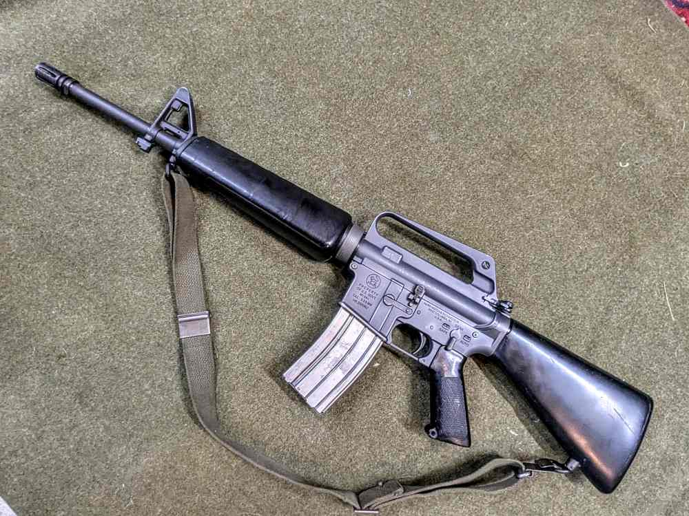 H&R M16A1 Retro Midlength Carbine with FRT-img-0