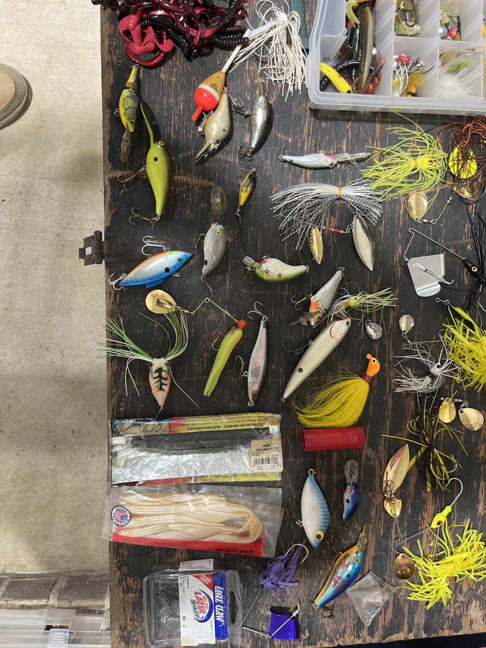 Assorted fishing lure lot-img-3
