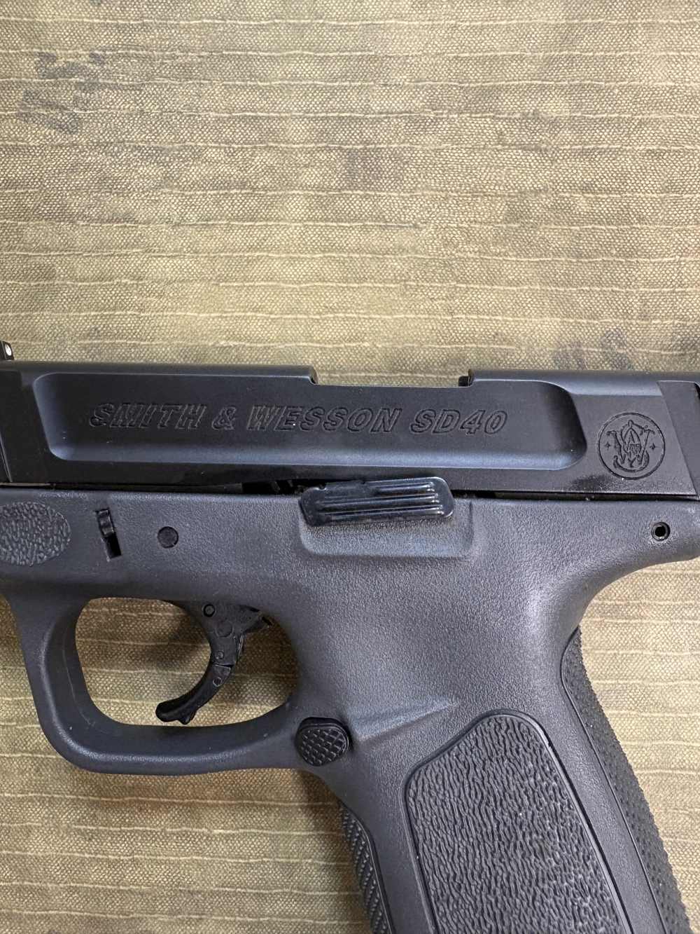 Smith & Wesson SD40-img-2