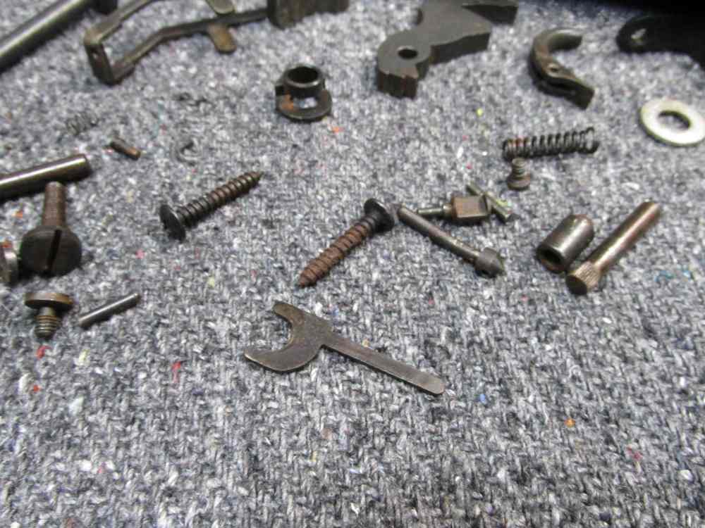 SKINN-A KOREAN MADE 12 GAUGE SHOTGUN PARTS KIT-img-4