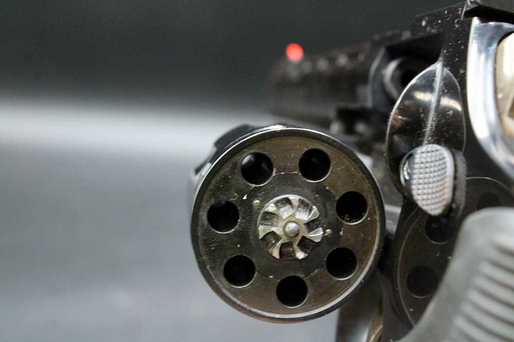 Taurus Tracker .17 HMR 8.5" Vent Rib BBL 7 Shot Rubber Grip Target Revolver-img-18