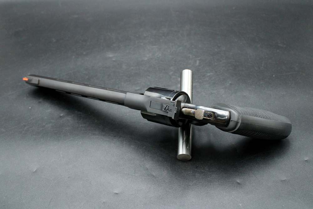Taurus Tracker .17 HMR 8.5" Vent Rib BBL 7 Shot Rubber Grip Target Revolver-img-15