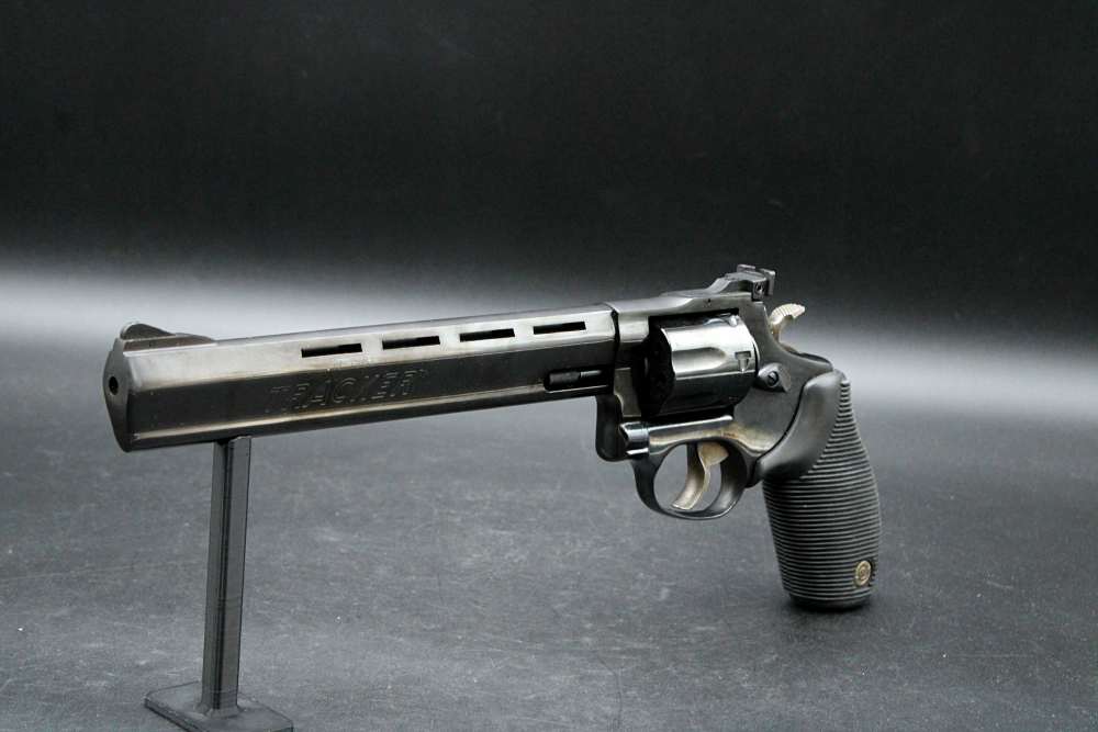 Taurus Tracker .17 HMR 8.5" Vent Rib BBL 7 Shot Rubber Grip Target Revolver-img-1