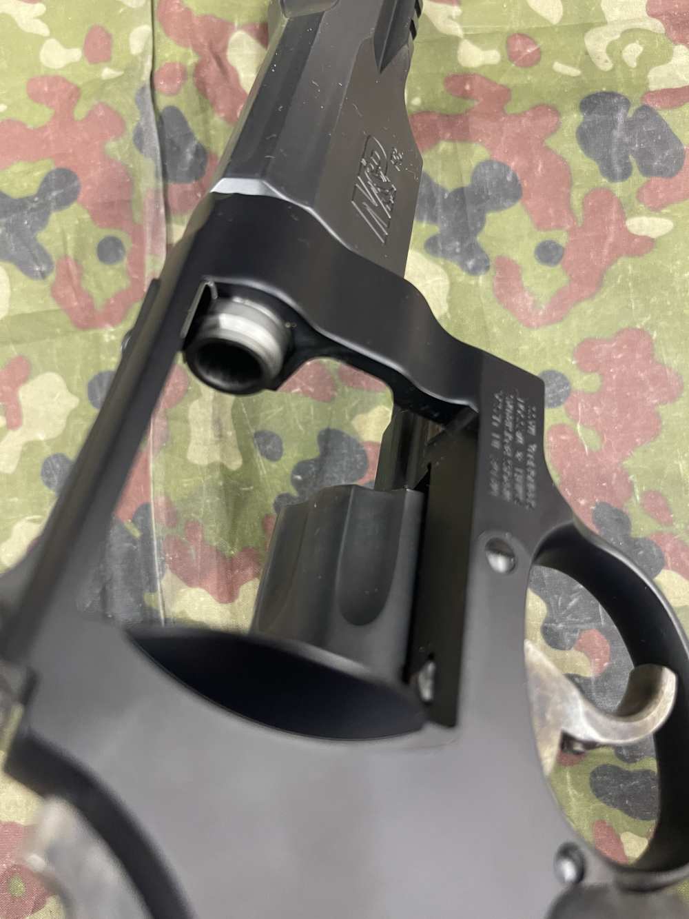 Smith and Wesson 327 Performance Center 8 Shot 357 Magnum Scandium Frame-img-18