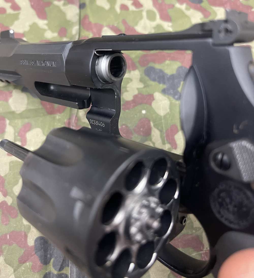 Smith and Wesson 327 Performance Center 8 Shot 357 Magnum Scandium Frame-img-17