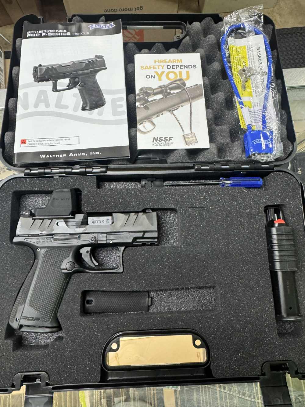 Walther PDP F-series 9mm pistol O-sight C Green dot! in case -img-0