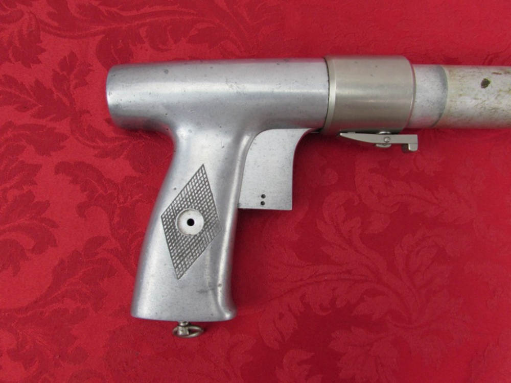 RARE US EARLY WW2 SEDGLEY FLARE GUN with EXTRA CASING-img-2