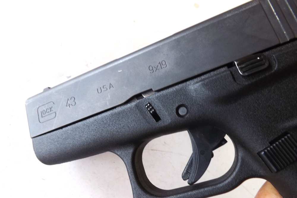 GLOCK MODEL 43 PISTOL CAL. 9MM 3" BARREL 2 MAGS. $.99 NO RESERVE!!-img-12