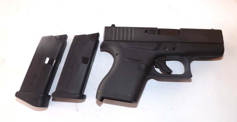 GLOCK MODEL 43 PISTOL CAL. 9MM 3" BARREL 2 MAGS. $.99 NO RESERVE!!-img-1
