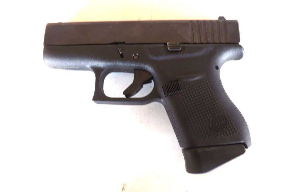 GLOCK MODEL 43 PISTOL CAL. 9MM 3" BARREL 2 MAGS. $.99 NO RESERVE!!-img-3