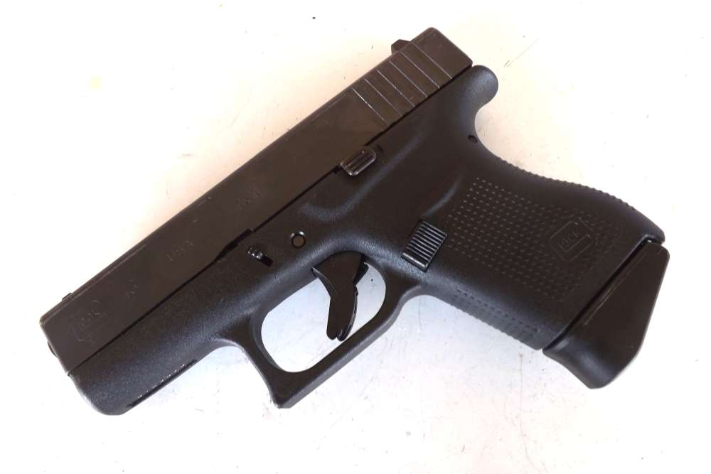 GLOCK MODEL 43 PISTOL CAL. 9MM 3" BARREL 2 MAGS. $.99 NO RESERVE!!-img-4