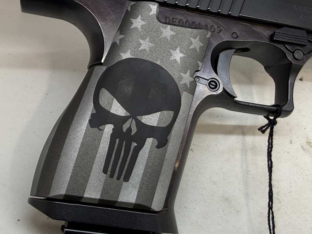Magnum Research Desert Eagle PUNISHER Grips .50 AE DE50 6" Case-img-12