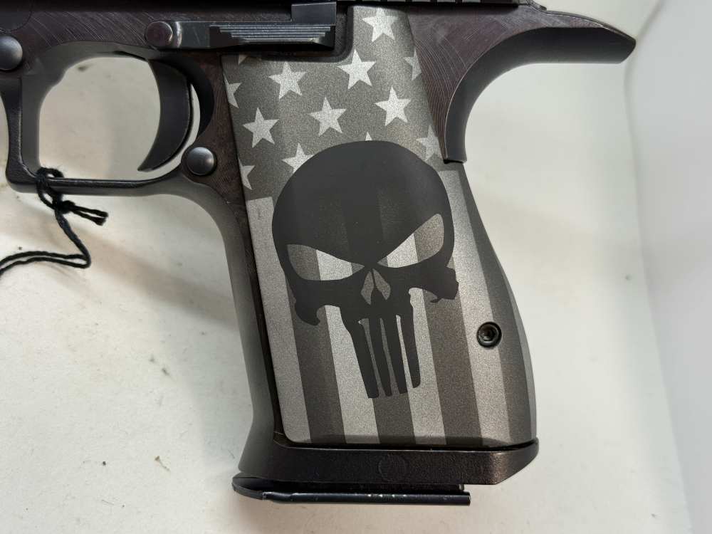 Magnum Research Desert Eagle PUNISHER Grips .50 AE DE50 6" Case-img-3