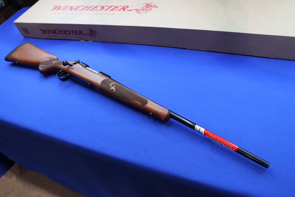 Winchester Model 70 FEATHERWEIGHT Rifle 22-250 REM 22" Checkered Wood M70-img-34