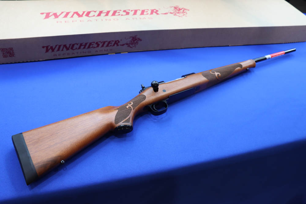 Winchester Model 70 FEATHERWEIGHT Rifle 22-250 REM 22" Checkered Wood M70-img-0