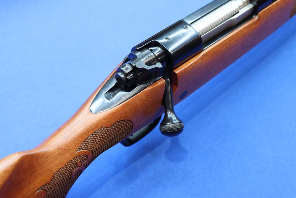 Winchester Model 70 FEATHERWEIGHT Rifle 22-250 REM 22" Checkered Wood M70-img-9