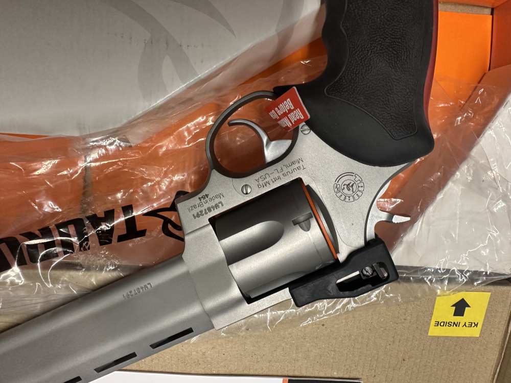Taurus Raging Bull 454 Casull-img-3
