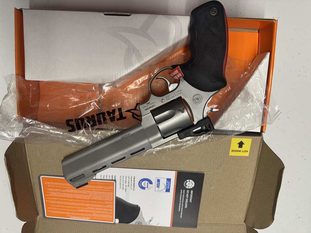 Taurus Raging Bull 454 Casull-img-4