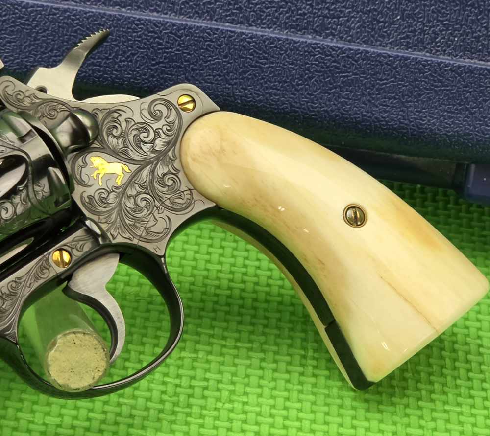 COLT DIAMONDBACK 38 SPL 6" MASTER ENGRAVED BY TOM HARVEY BORN 1968-img-8