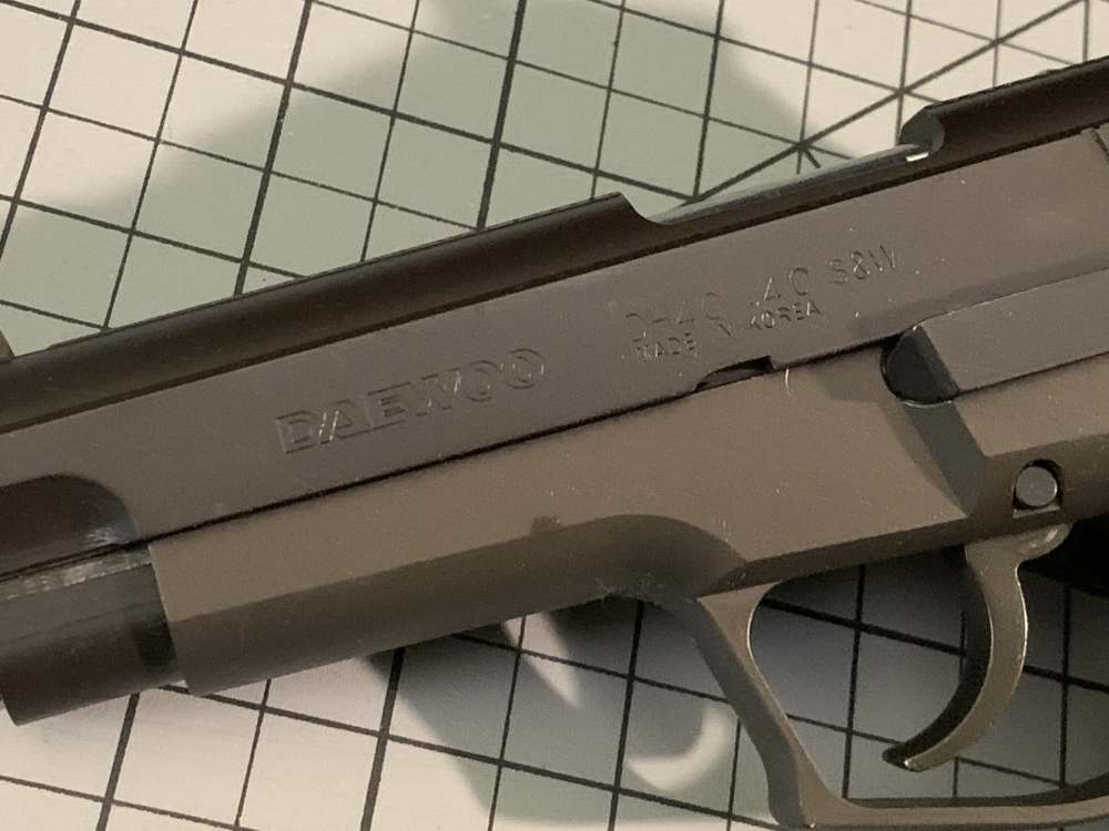 Daewoo DH40 .40 S&W Semi Auto Pistol w/ 1 Magazine -img-2