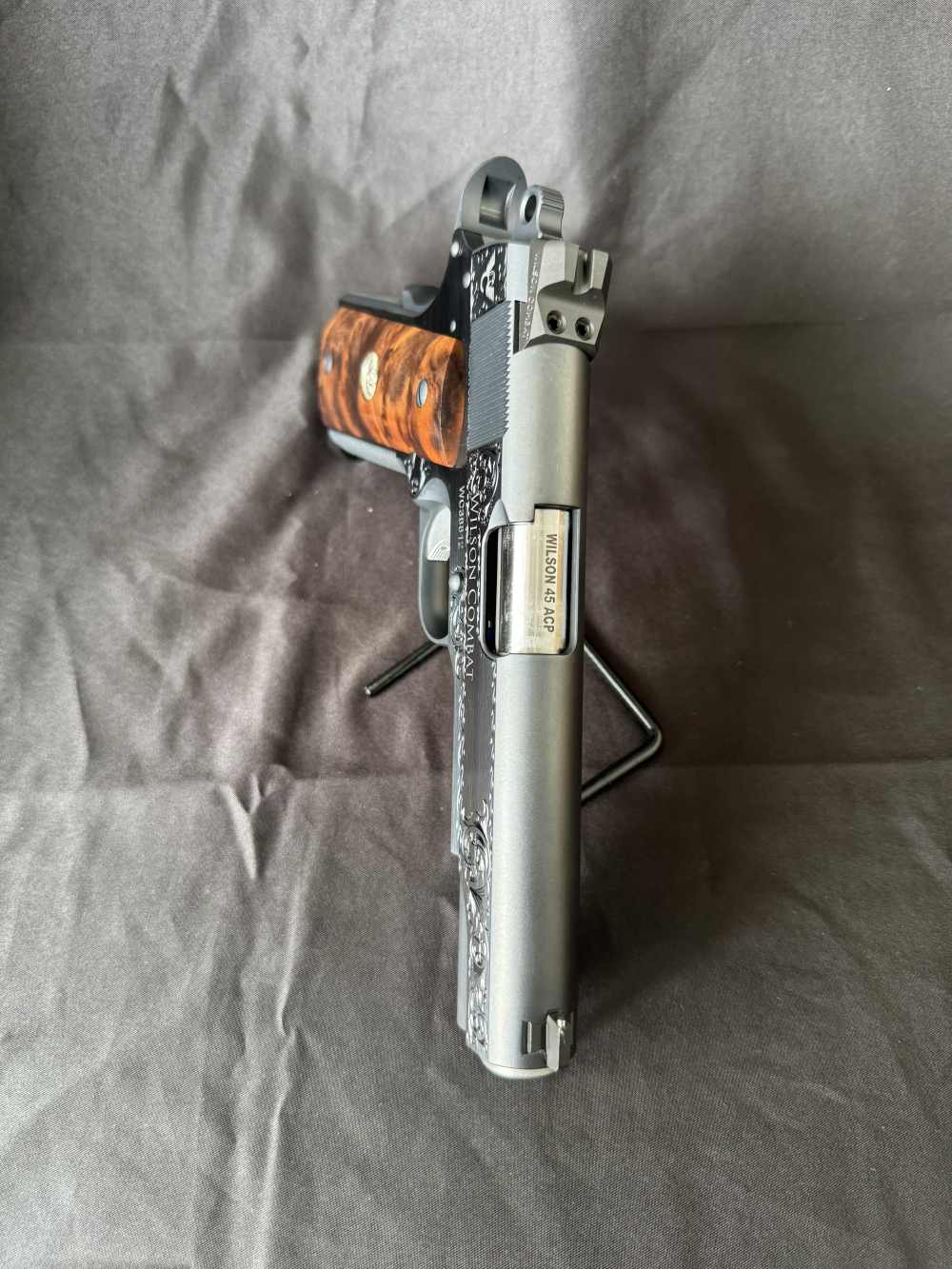 New Wilson Combat CQB - Hand Engraved - Turnbull Charcoal Blue Polished -img-2