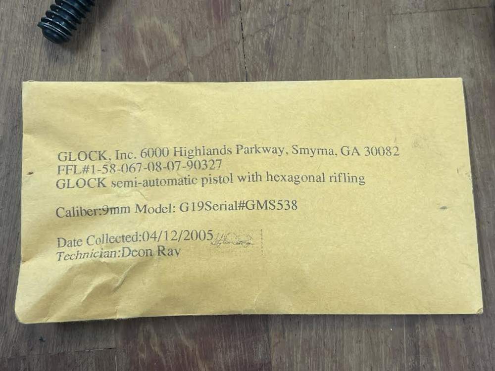 2005 Glock 19 Gen 3 OD Green 9mm Like New 15rnd X3 mags No RESERVE-img-7