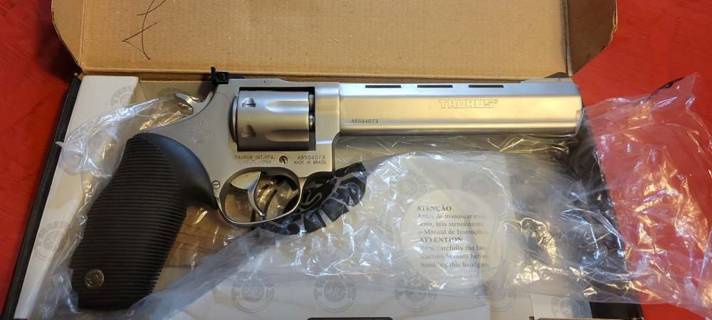 Taurus Tracker 17 HMR-img-4