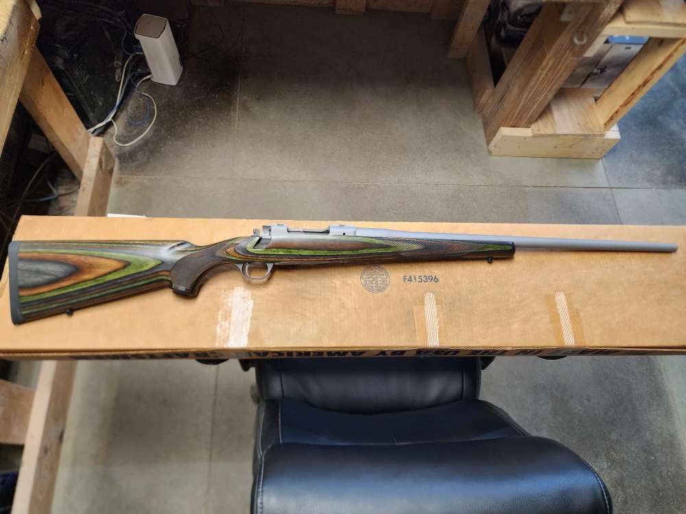 PICS! NEW RUGER M 77 HAWKEYE PREDATOR 22-250 REM 24" STAINLESS 250 24 GREEN-img-3