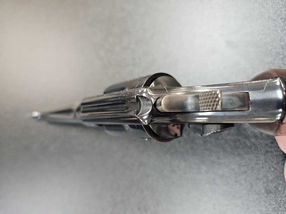 Smith & Wesson 10-5-img-5